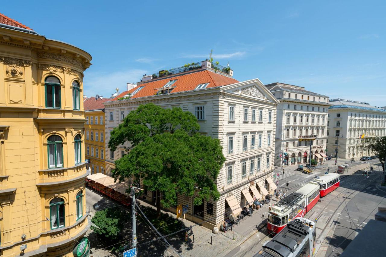 Vienna Residence, City Hall - Parliament 외부 사진